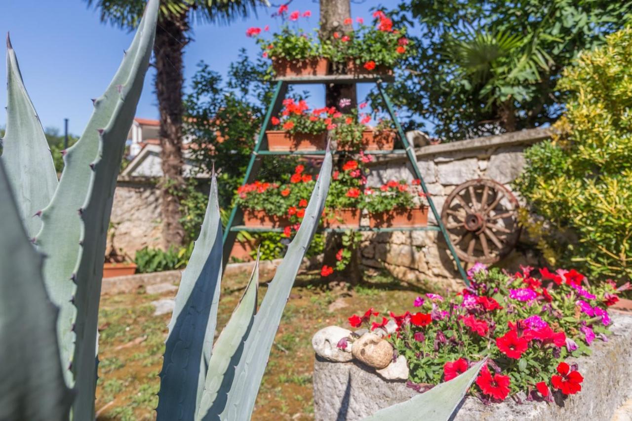 Anamarija Apartments Near The Beach And The Fantastic Adria Sea With Over 10 Small Islands Close By Фунтана Экстерьер фото